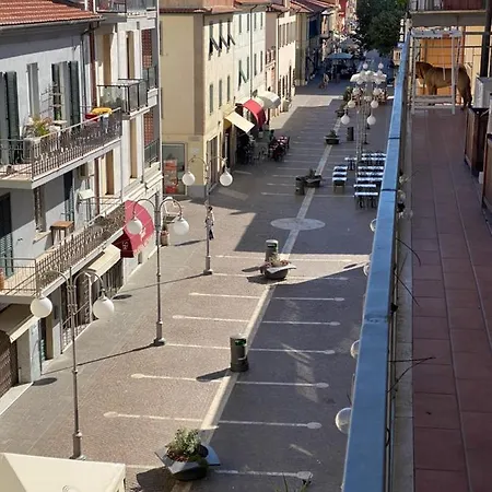 Via Roma 12 3*