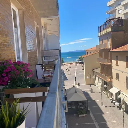 Penzion Via Roma 12 Follonica
