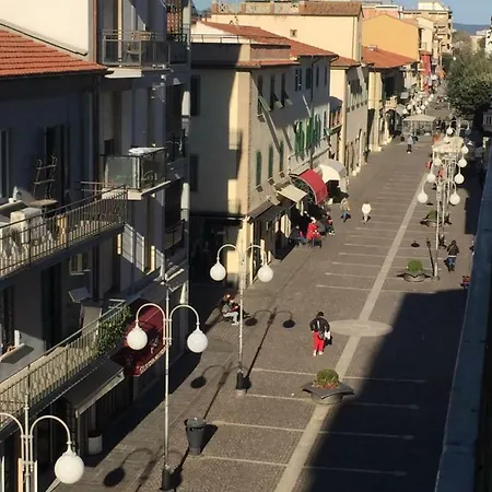Via Roma 12 3*