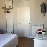 Via Roma 12 招待所 福洛尼卡